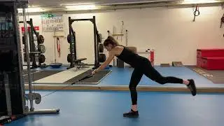 Single leg dead lift + row