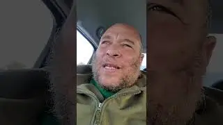 Джин Дил должен чувствовать себя клоуном Бозо