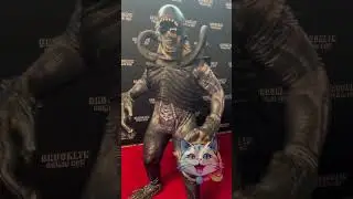 Alien Cosplayer