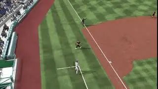 MLB The Show 19 - Insane Omar Vizquel Play