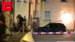 Video zeigt, wie SEK Wohnung st&uuml;rmt &ndash; pl&ouml;tzlich explodieren Blendgranaten