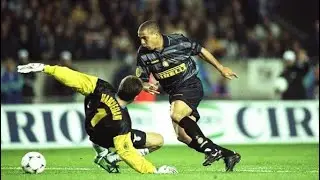 Tous les buts de Ronaldo en dribblant le gardien