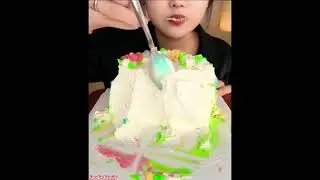 কেক খাওয়া Khabar Video দ্রুত খাওয়া #viral #food #eating #asmr #cake #shorts #yummy#চকলেট#chocolate