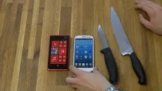 Nokia Lumia 920 vs. Samsung Galaxy S3 Knife Screen Scratch Test