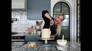Jenna Rae Cakes Tutorial- How to decorate our signature Cookie Dough Cake!