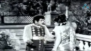 Mani Makutam - Diwan Flirting With Jayalalitha