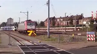 Arriva Train meets RTB Cargo Locomotive 185-593-1 at Venlo NL 21.7.2017