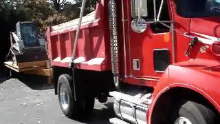 SOLD - 2002 Kenworth Dump~Cat 3126 Diesel FOR SALE Multi-Max 16 Ton Super-Max Trailer Takeuchi TL150