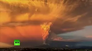 Apocalyptic TIMELAPSE  Ash & lightning   Massive Calbuco volcano eruption in Chile