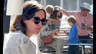 Rose Byrne suffers relatable parenting moment during a day out in Sydney with Bobby Cannavale