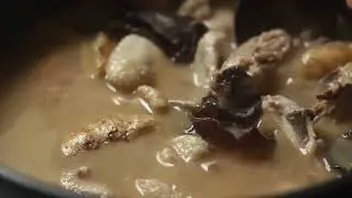 Confinement chicken wine soup 鸡酒 | A Cantonese recipe from my mom