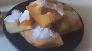 Rychl&yacute; hrnkov&yacute; ovocn&yacute; kol&aacute;č - super jednoduch&yacute; recept 