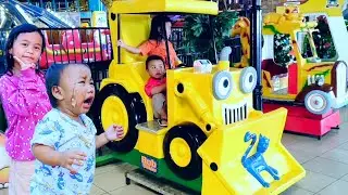 Naik Odong-odong Lucu 💞 Vlog Keluarga Riska 💞 Bayi Lucu Nangis Kejer Naik Odong-odong Karakter