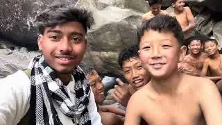 Chaddi penke baithe he