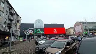 📱 Реклама VODAFONE на медіафасаді ТРЦ &laquo;NEO PLAZA&raquo;, вул. Марії Кюрі, 5, Дніпро