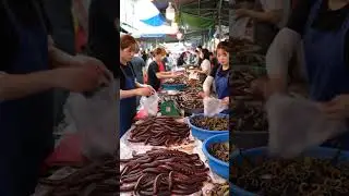 Beauty and the Market Scene@muhammadarif-ai