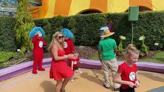 Dr Seuss Meet & Greet with Thing 1 & Thing 2 at Universal Orlando's Islands of Adventure [4K]
