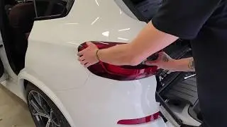 BMW X5 2019+ Tail Light Removal