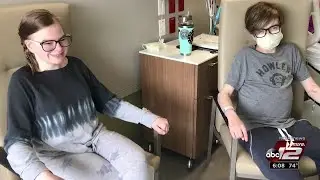 Teenage siblings with rare genetic disease receive kidney transplants on same day