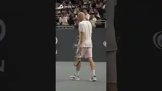 Маннарино слишком уж ловко с этим справляется 😎