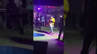Chris Wiser first time ever on live stage performing his first single, kolos