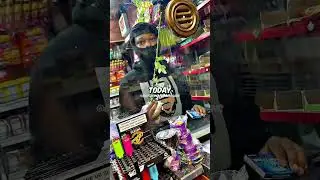 Клиенты сходят с ума из-за цветов в районе 😂 @khalidattaf