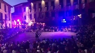Italian Flag Throwers