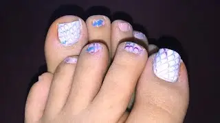 Pedicure: dry water marble technique