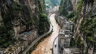 How China Builds Vertical Cities In Mountains Where Living Seems Impossible