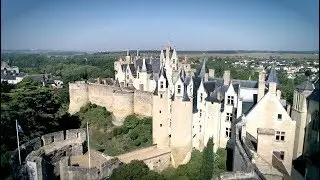 Image aérienne en drone de la Ville de Montreuil-Bellay dans le Maine et Loire