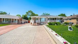 Semi-Detached, 4-level Backsplit, excellent location! 5 bedrooms, 2 on the Upr flr and 3 are in-btwn