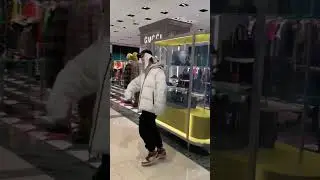 Если ты богатый сходи в ЦУМ и купи шмотки из ЦУМа