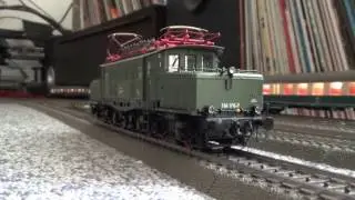 Heute haben Krokodile( ESU 194 108 ) und Altbaueloks Auslauf.