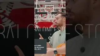 Ibai preparandose para meter una canasta contra un crack del basketbol!