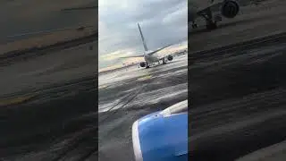 Airplane ￼