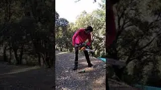 Obrir birra amb motoserra
