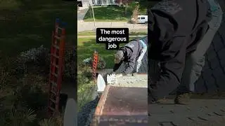 The most dangerous job in the world. #climbing #lighting #climb #freesolo #leadclimbing #bouldering