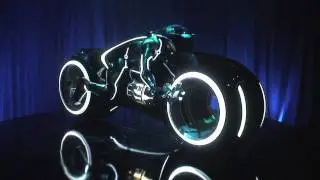 TRON: LEGACY - FLYNN'S ARCADE with LIGHT CYCLE: DAFT PUNK & JOURNEY - COMIC CON 2009