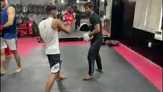 boxing pad work with harsh bhaiya knockout fight club delhi #knockoutfightclub
