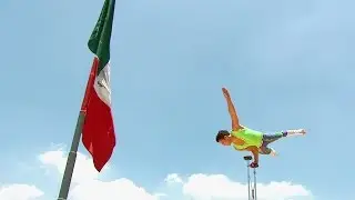 El circo interrumpi&oacute; la rutina de los capitalinos en el Z&oacute;calo