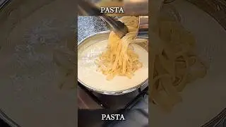 Esta salsa ALFREDO cambiar&aacute; tu vida y tus pastas! 🤩 #parmesano #mozzarella #italianfood #viral