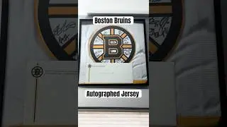 Boston Bruins 2014 Autographed Team Jersey: NHL Collectibles