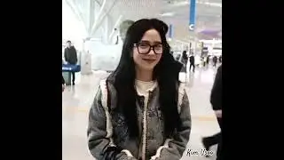#jisoo she looks so good with glasses #vsoo #kpop #blackpink