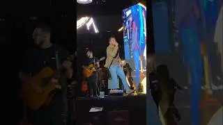 Henrique e Juliano cantam 