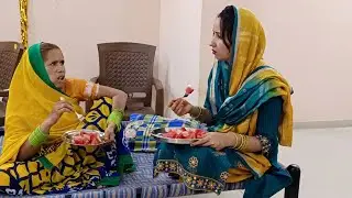 मोये भूख सी लगि रही है 😄😂🤣