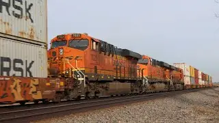 6-Engine, 3-Mile Long Freight Train Picking up Speed! 