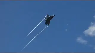 F-35 на Гранд-финале Adelaide 500 Supercars