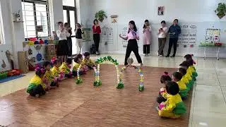 PTTC: Bò chui qua cổng 3-4 tuổi
