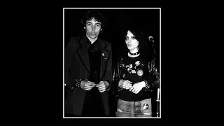 THE ADVERTS - TV Smith & Gaye Advert 