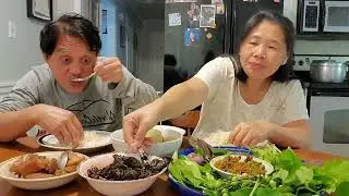 EATING RICE W/DEER MEAT CURRY, SWEET PORK CURRY, SOUP, CHILI PASTE, VEGGIES #eating #mukbang